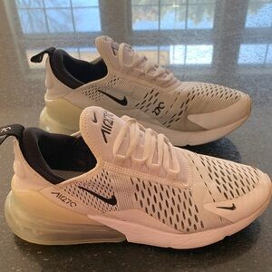 Nike Air Max 270 Women Size 8, White/Black Sneakers Athletic shoes
